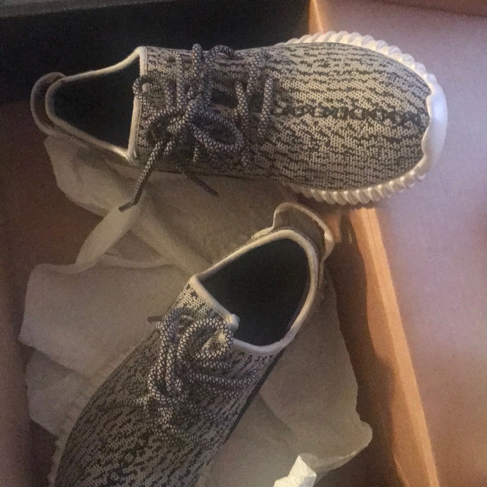 Sneakers - Picture 2 of 2
